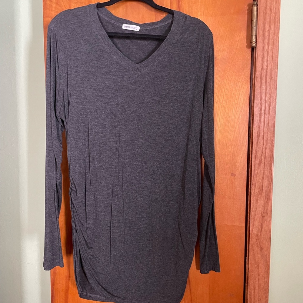 Women's Dark Gray Long Sleeve V-Neck Top